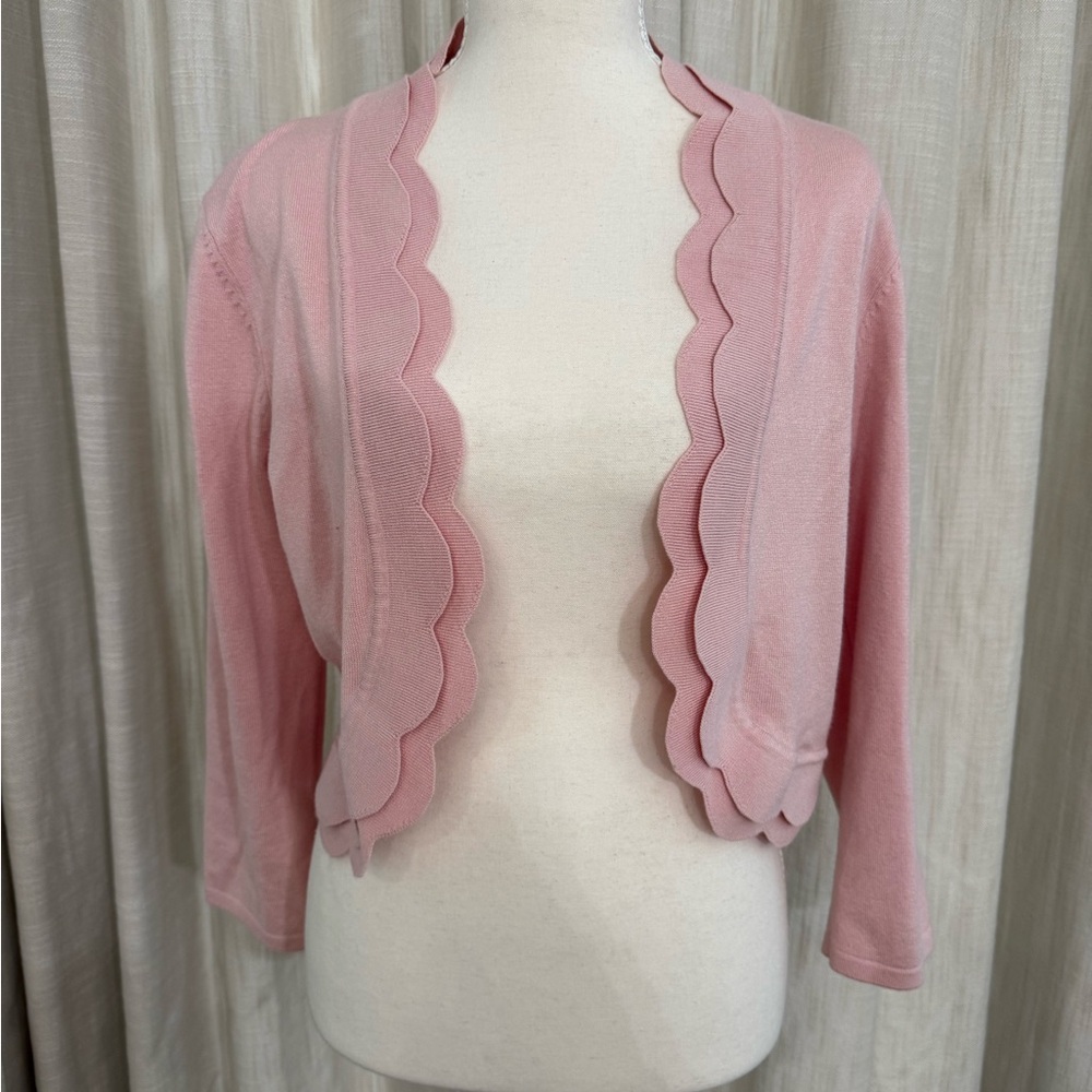 Cable & Gauge Scallop-Edge Pink Cropped Cardigan